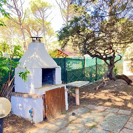 Casa Con Grande Giardino Vicino Al Mare